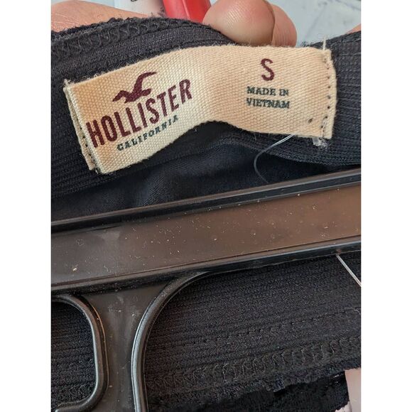 Hollister new lined lace mini skirt size small - Picture 4 of 4